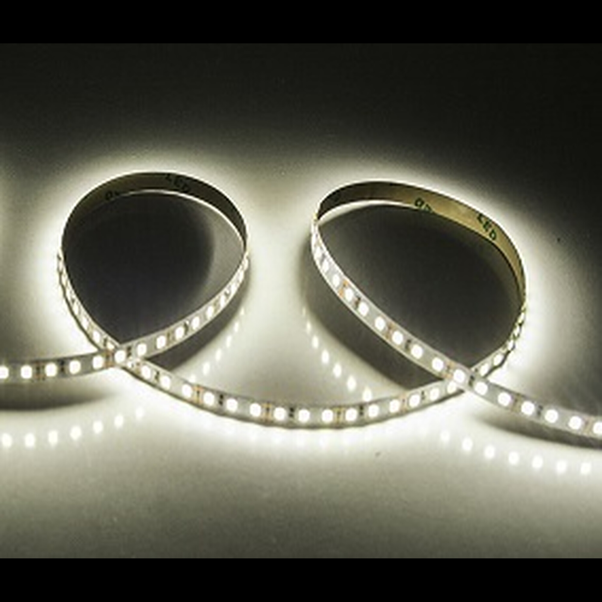 Лента светодиодная стандарт SMD2835 120LED/м 9,6Вт/м 12В IP20 Цвет:Холодный (1метр) 3М SWG АКЦИЯ